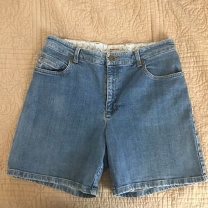 Jones New York Denim Sport Shorts Size 8